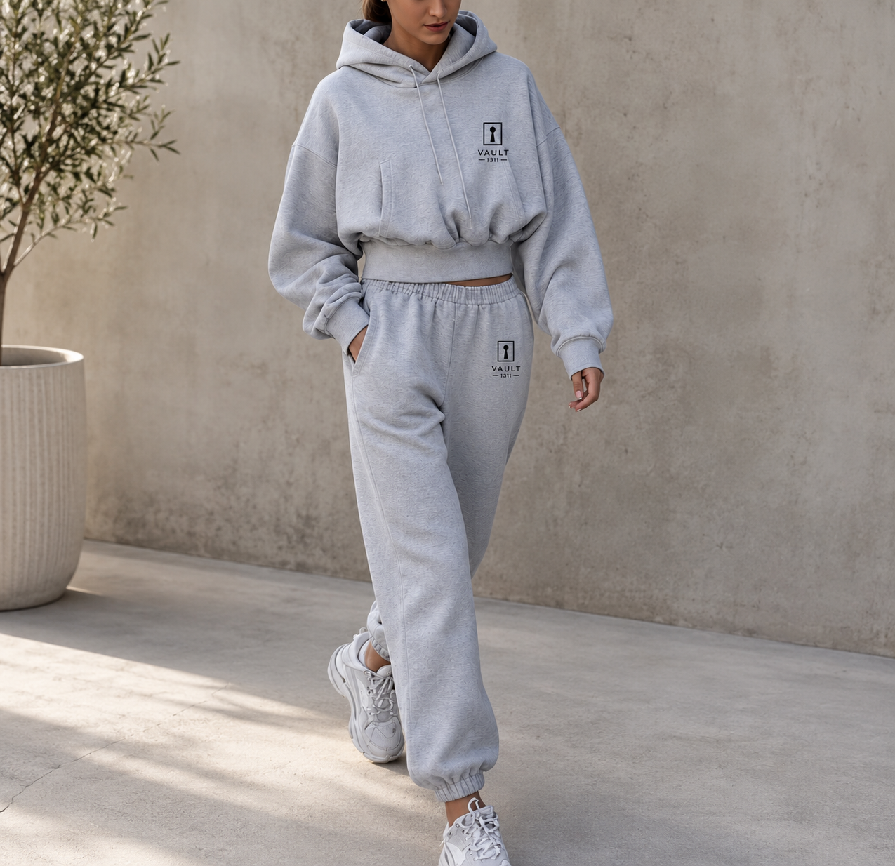 Vault 1311 Women's Cropped Hoodie &amp Jogger Set